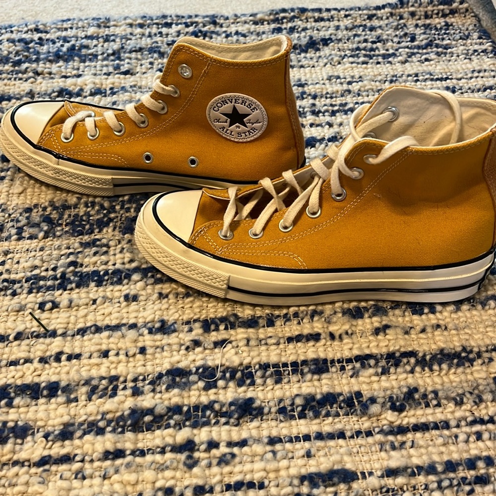 Yellow Converse chuck 70s